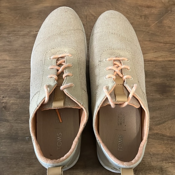 Tom’s size 11 Cabrillo sneakers tan - Picture 4 of 8